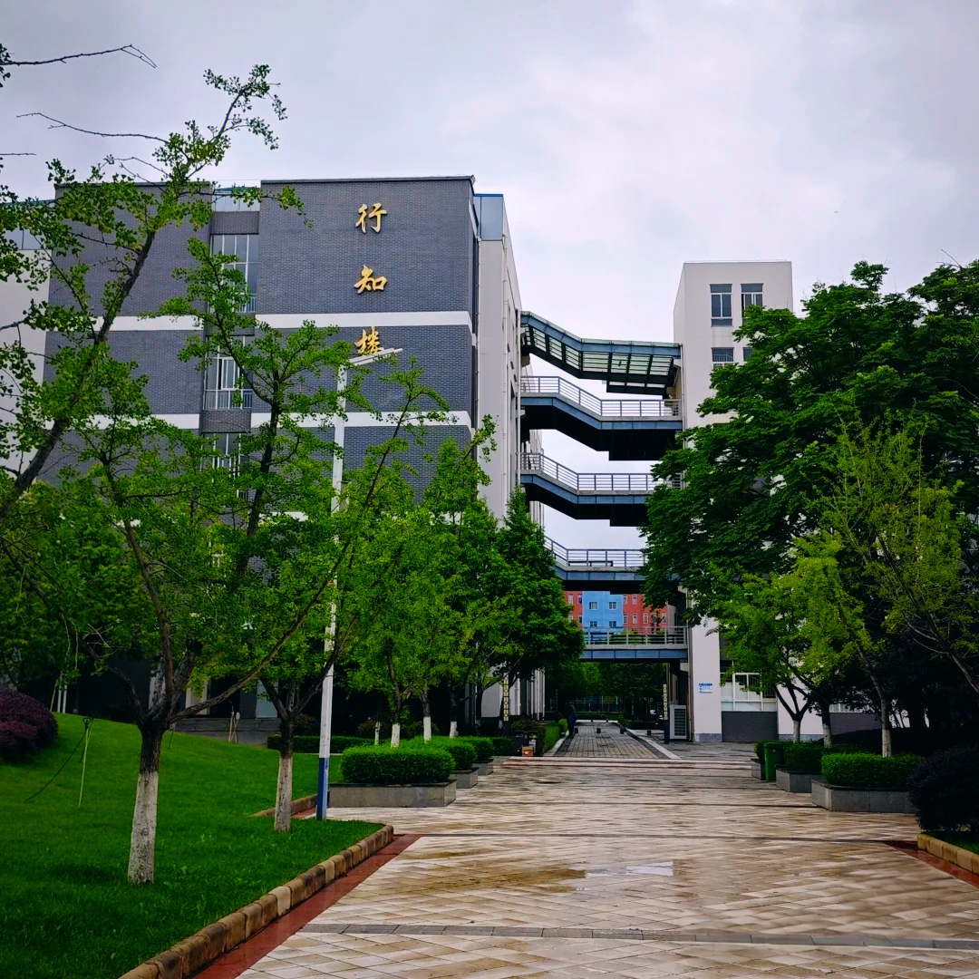 云南冶金高级技工学校 (1).jpg
